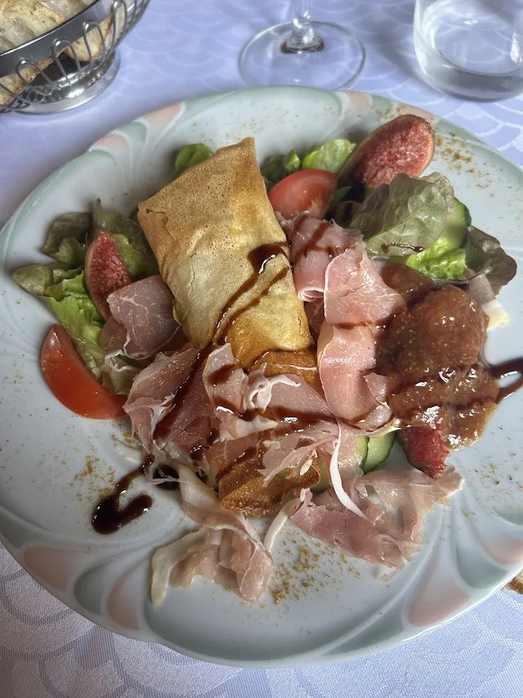 Croustillant de Fromages Sur Salade